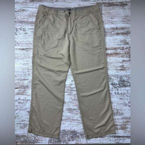 Men’s Royal Robbins Tan Cargo Hiking Pants Relaxed Fit Size 42/32 EUC - Picture 1 of 8